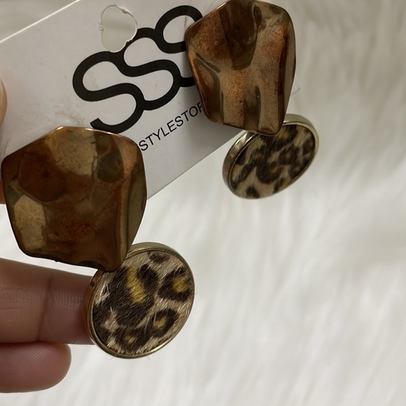 Party statement earrings - Picture 10 of 13